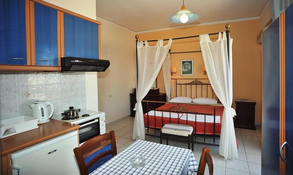 Pergola Hotel อายิโอสนิโกลาโอส ห้อง รูปภาพ