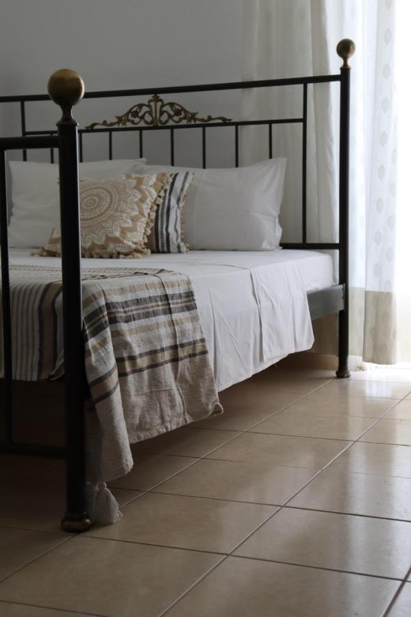 Pergola Hotel อายิโอสนิโกลาโอส ภายนอก รูปภาพ